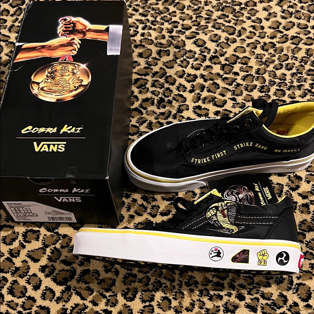 Vans 4.5 Boys/6.0 Women’s Black and Yellow Cobra Kai Old Skool shoes NWT